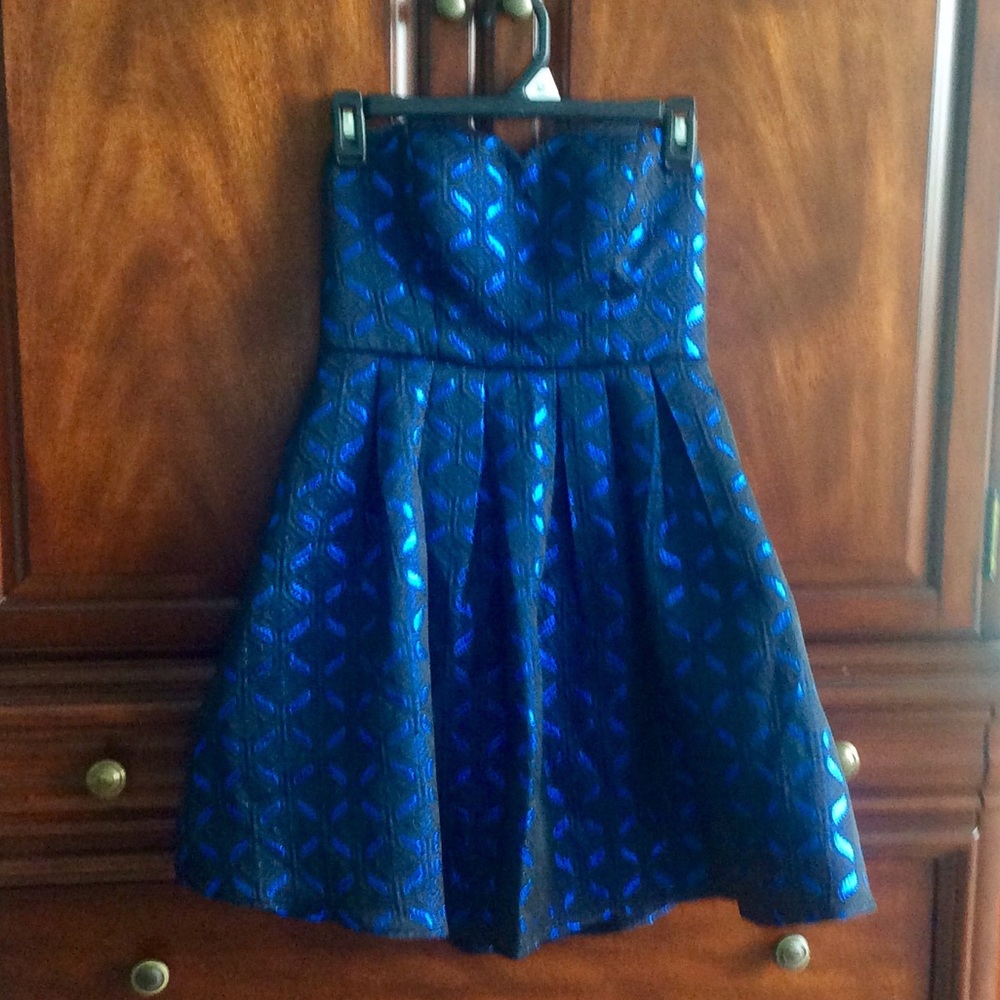SEQUIN HEARTS Strapless Dress. Size 3 Junior